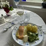Eide Gardshotell Скьолден