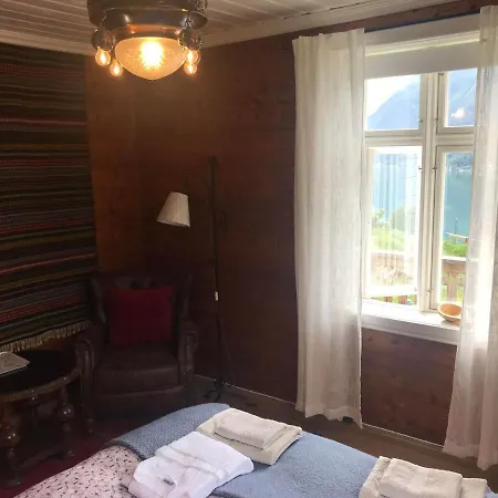 Eide Gard Pensión Skjolden