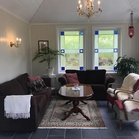 Eide Gardshotell Πανσιόν *