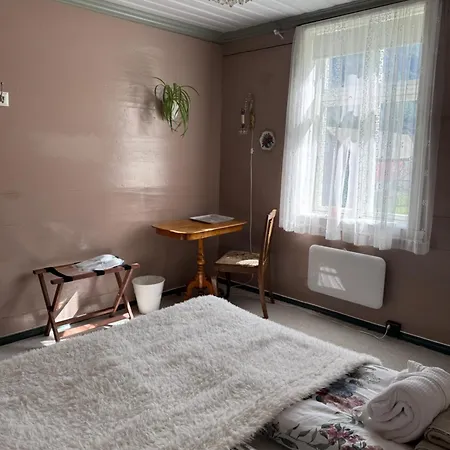 Eide Gardshotell بيت ضيافة